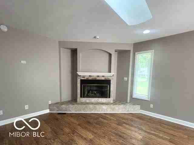945 Fox Hill Dr - Photo 7 of 27