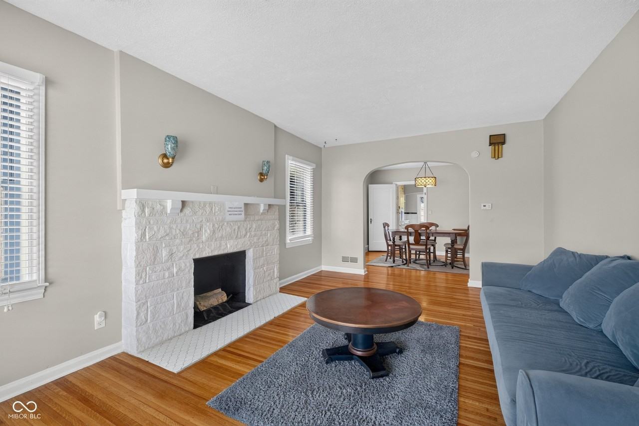 5428 E 10th St - Photo 5 of 35