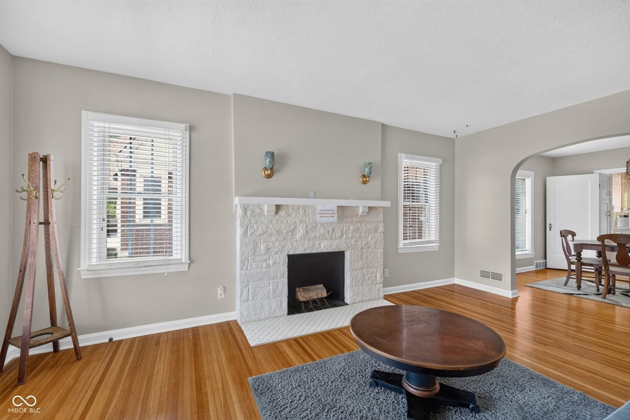 5428 E 10th St - Photo 6 of 35