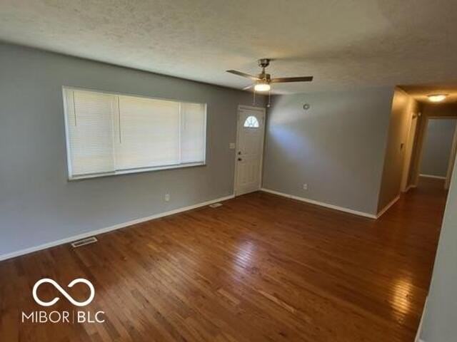 4825 Hyperion Ct - Photo 5 of 22
