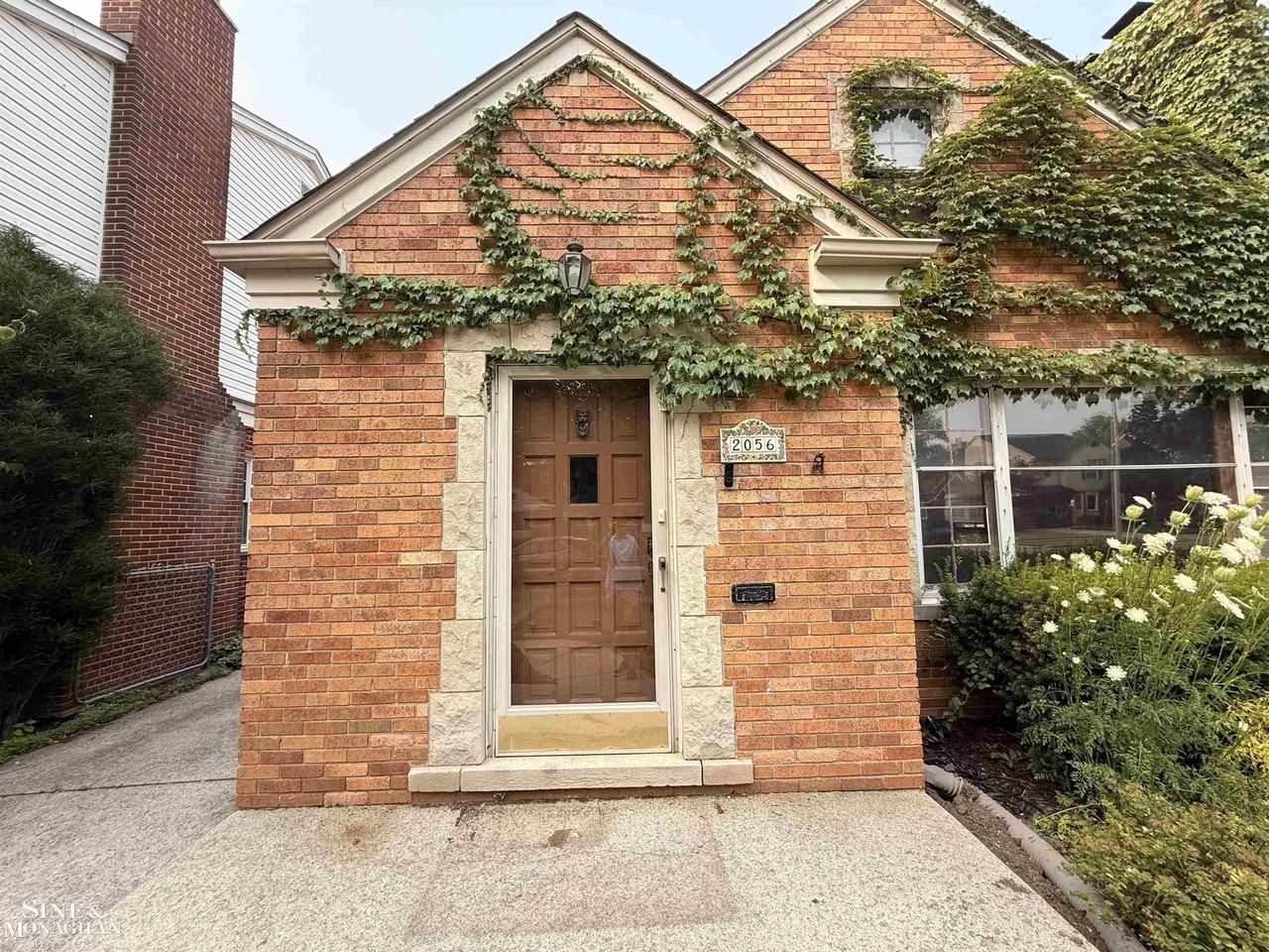 2056 Lennon St - Photo 2 of 32