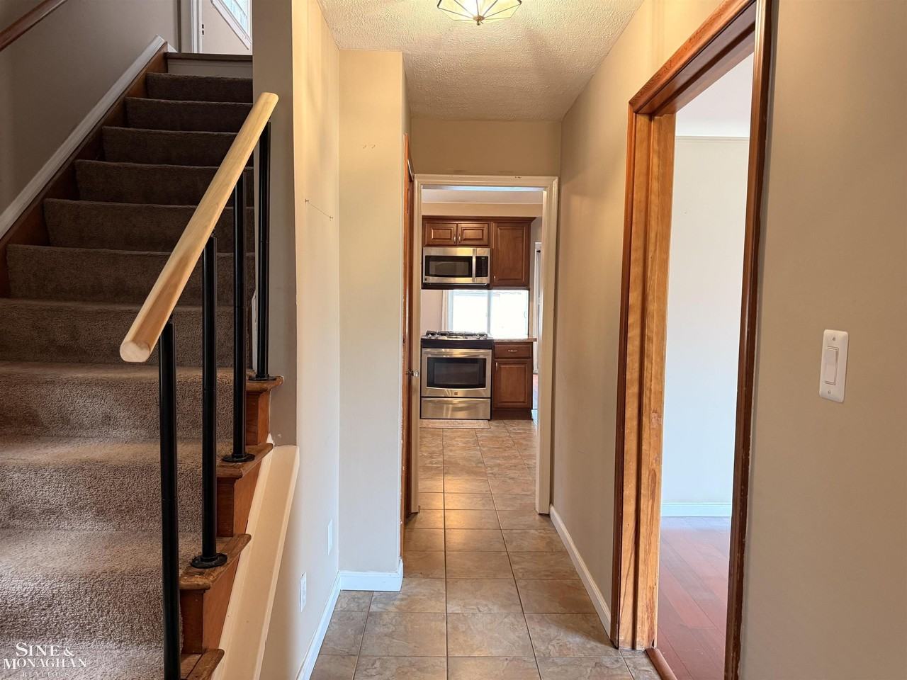 2056 Lennon St - Photo 3 of 32
