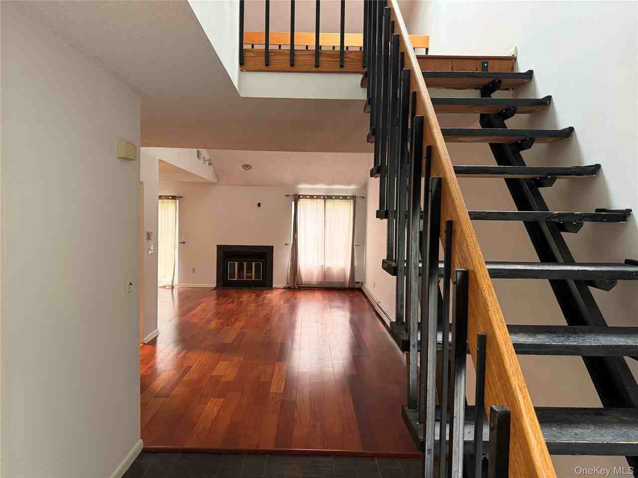 73 Cornwall Cir - Photo 4 of 22