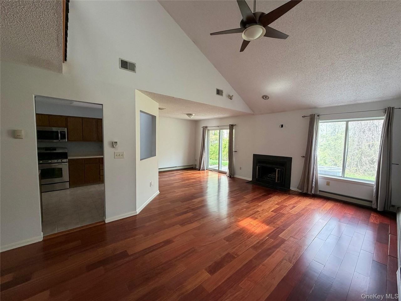 73 Cornwall Cir - Photo 7 of 22