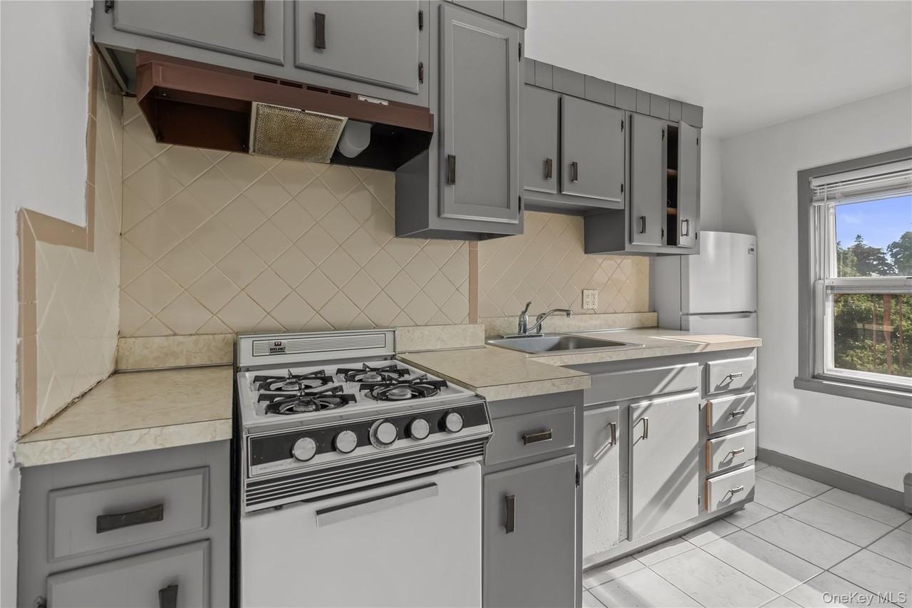 50 Highland Ave #3rdFL - Photo 3 of 17