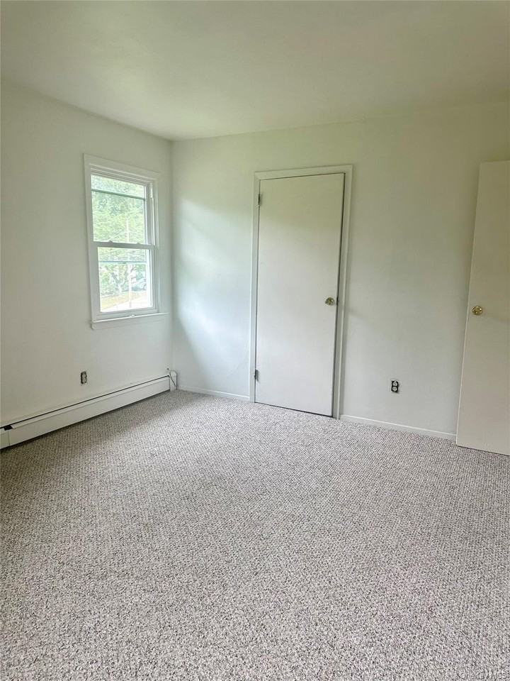 28 Warner Ln - Photo 3 of 7