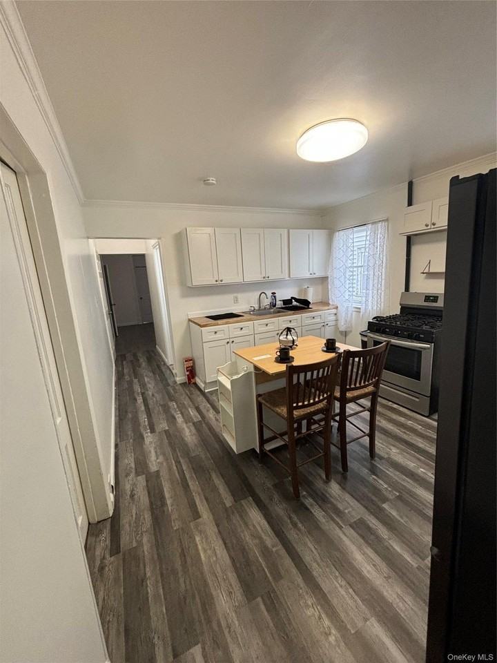 135 5th Ave - Photo 7 of 12