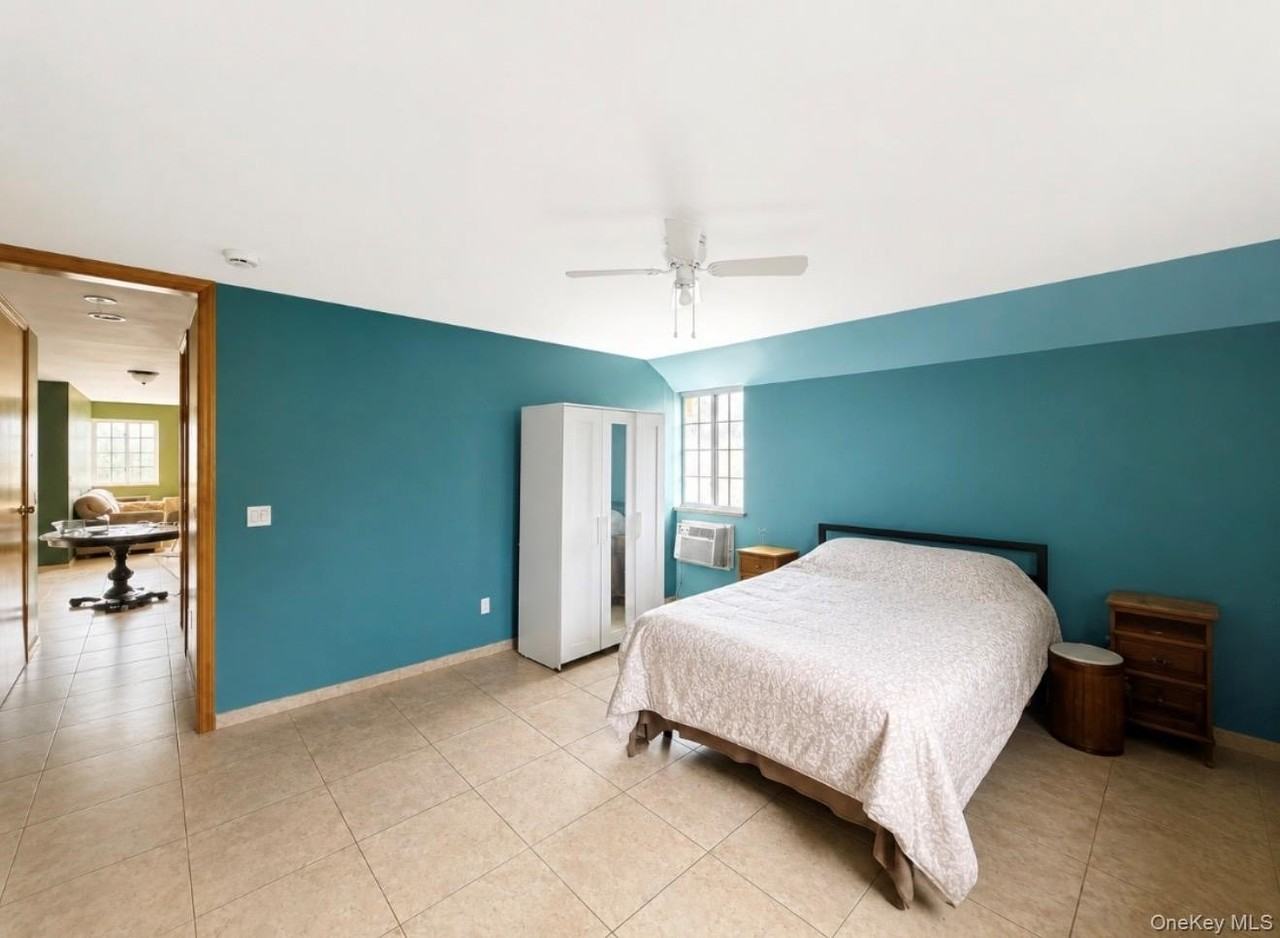 1535 153rd Pl - Photo 4 of 8