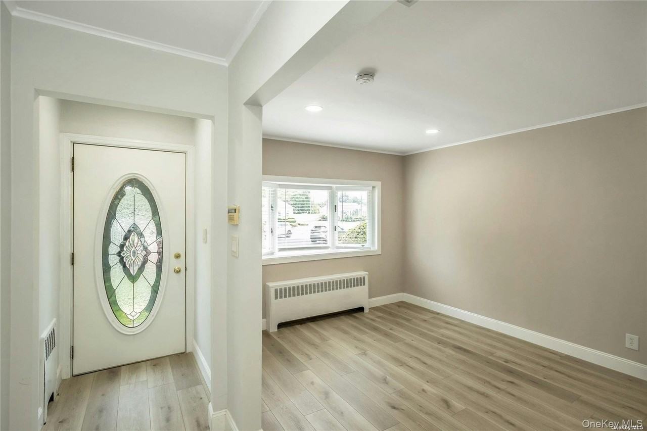 83 Knickerbocker Rd N - Photo 4 of 24