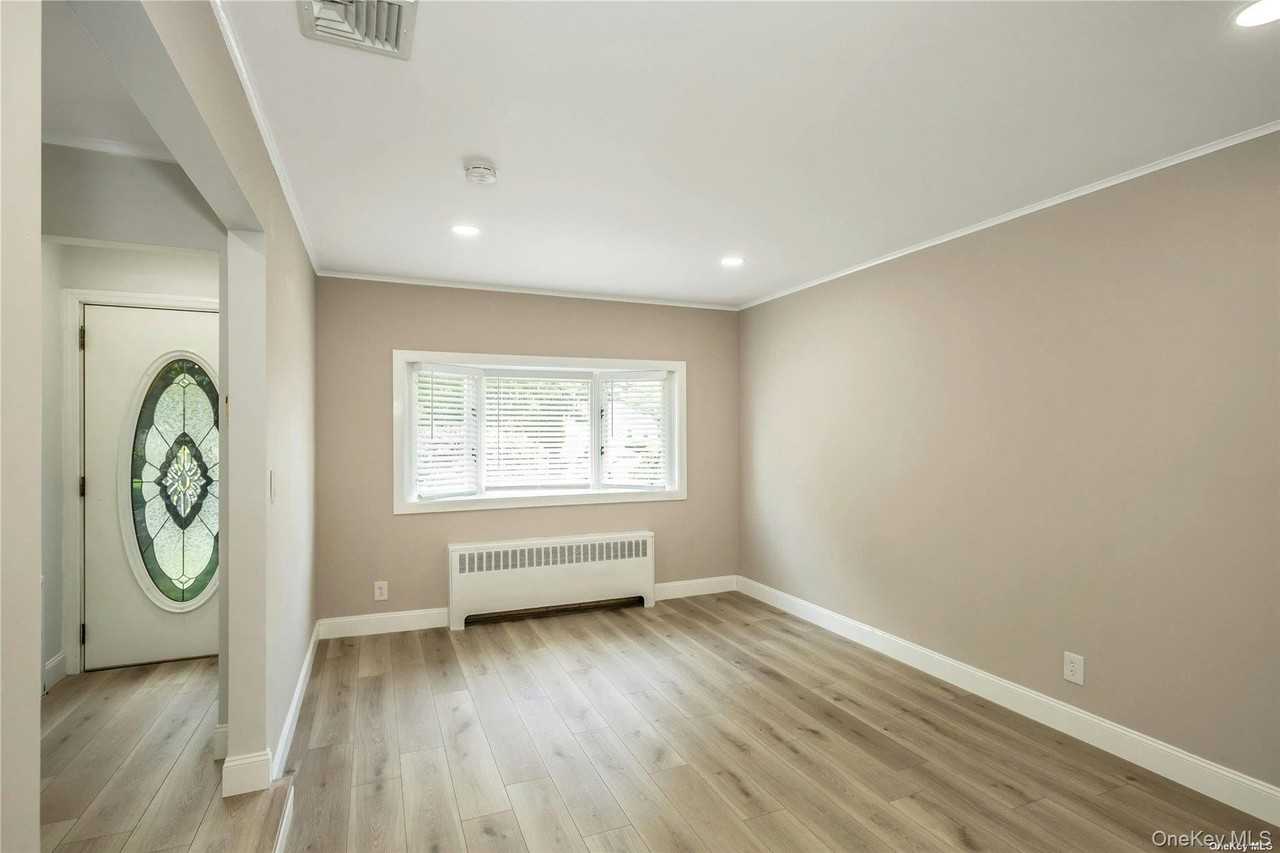 83 Knickerbocker Rd N - Photo 5 of 24