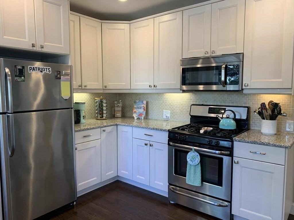 247 Park St #1 - Photo 3 of 20