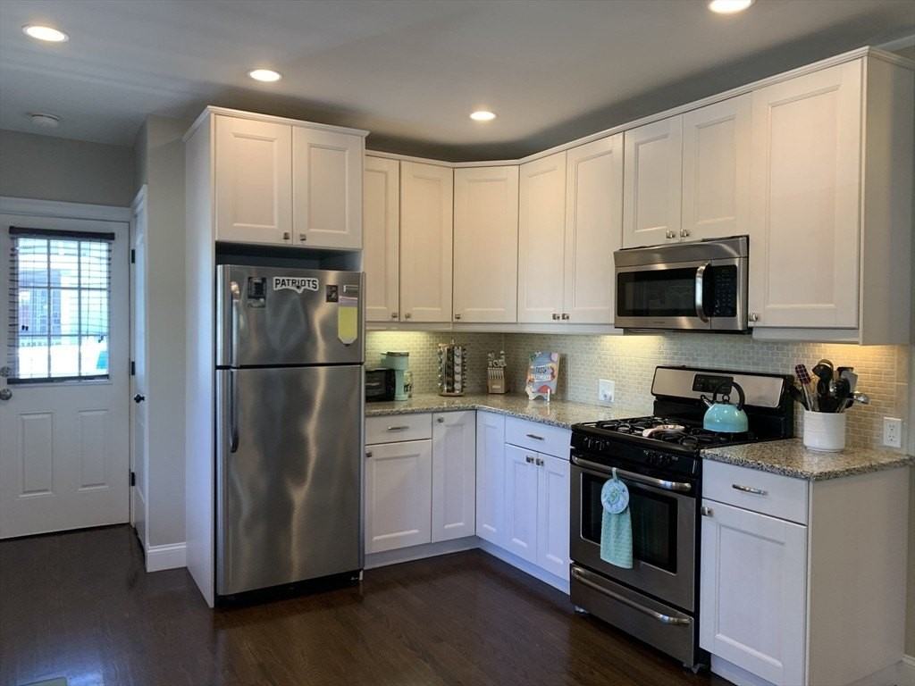 247 Park St #1 - Photo 4 of 20