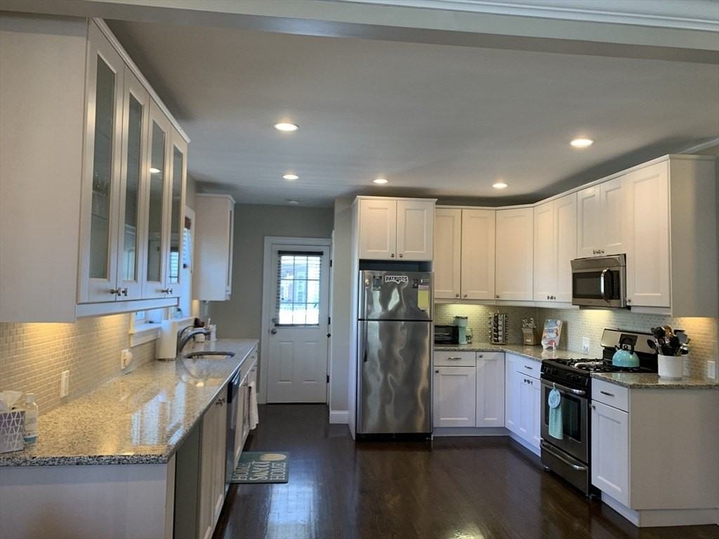 247 Park St #1 - Photo 5 of 20