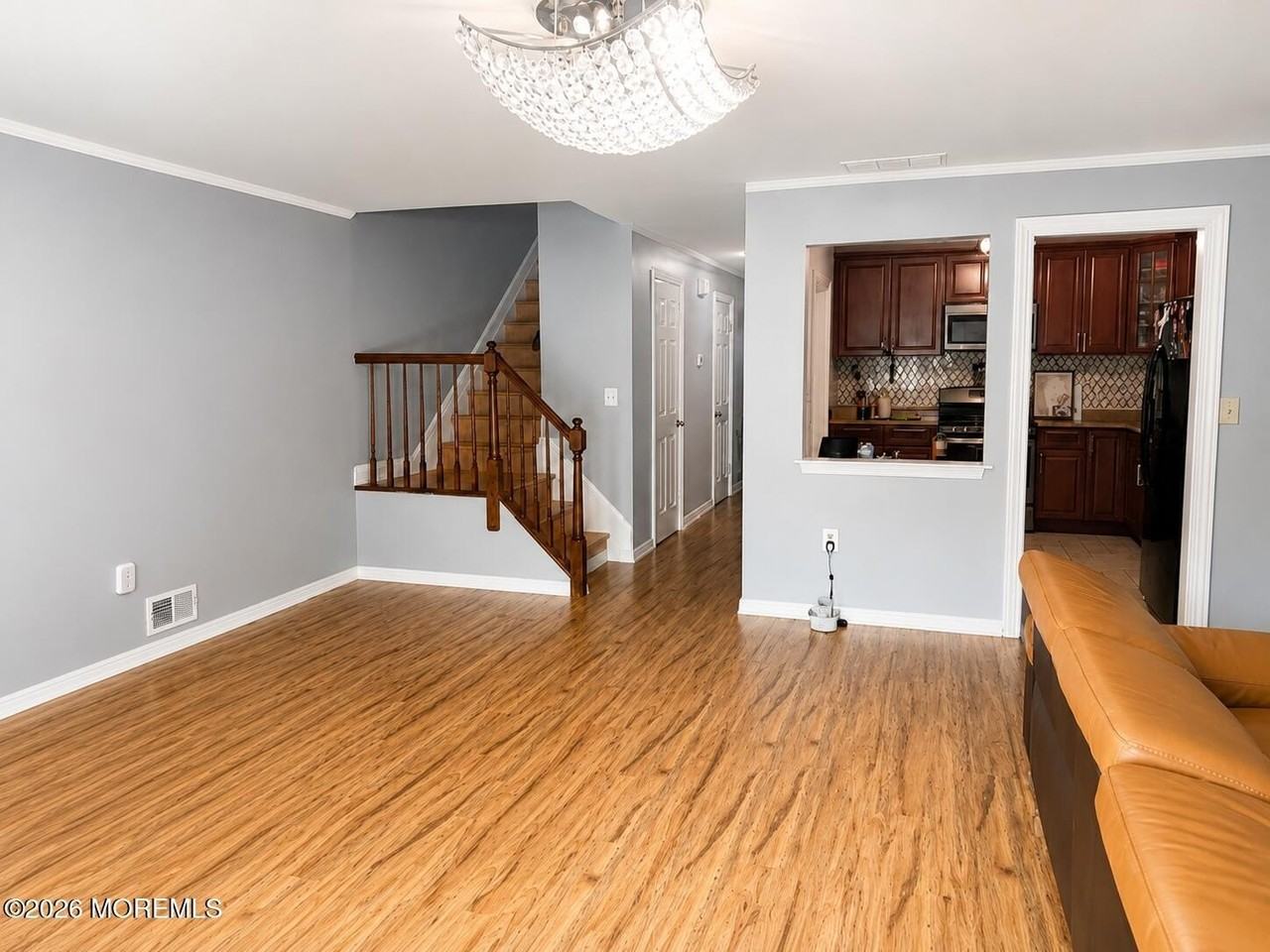 58 Thorne Ln - Photo 6 of 20