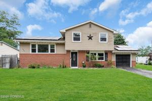 featured image of 102 Buckhorn Lake Ct