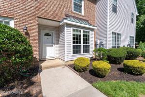 featured image of 4 Vassar Pl