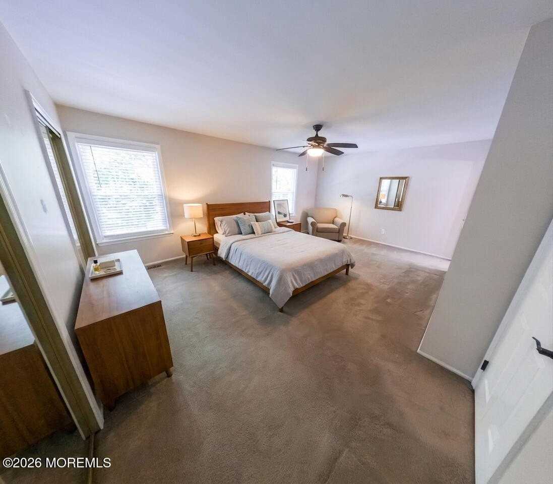4 Vassar Pl - Photo 4 of 37