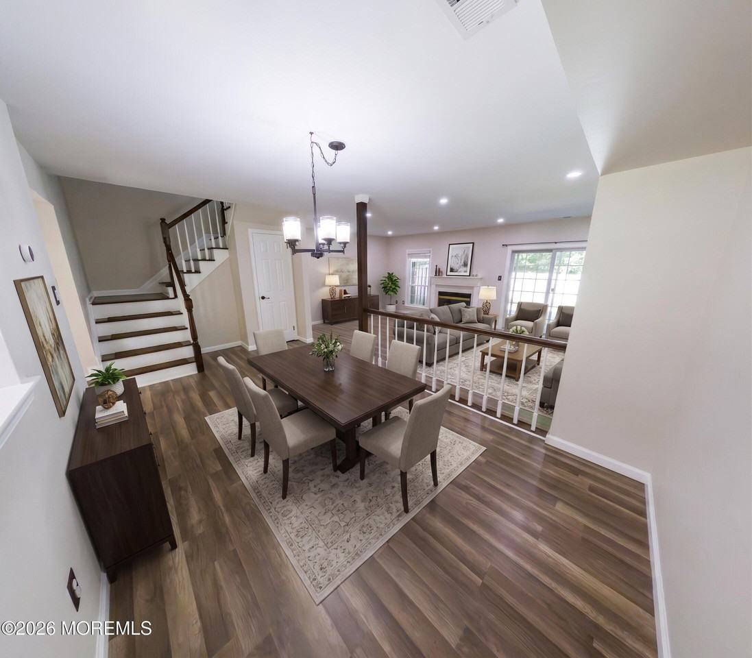 4 Vassar Pl - Photo 6 of 37