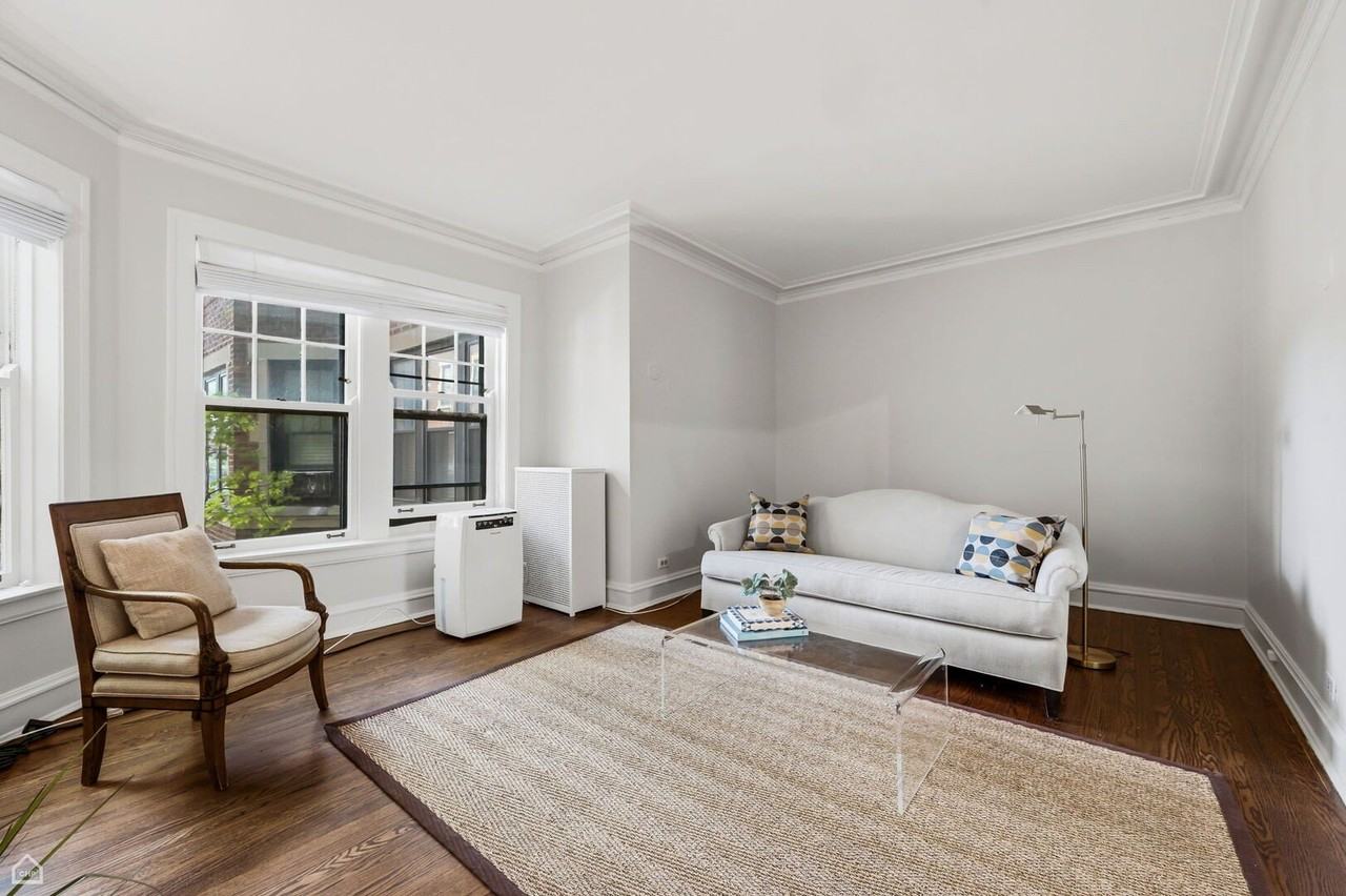 632 Sheridan Sq #1 - Photo 4 of 12