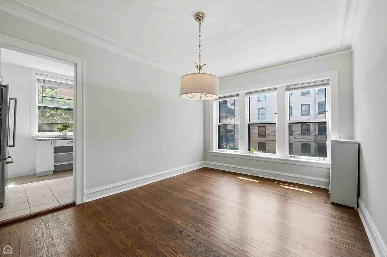 632 Sheridan Sq #1 - Photo 7 of 12