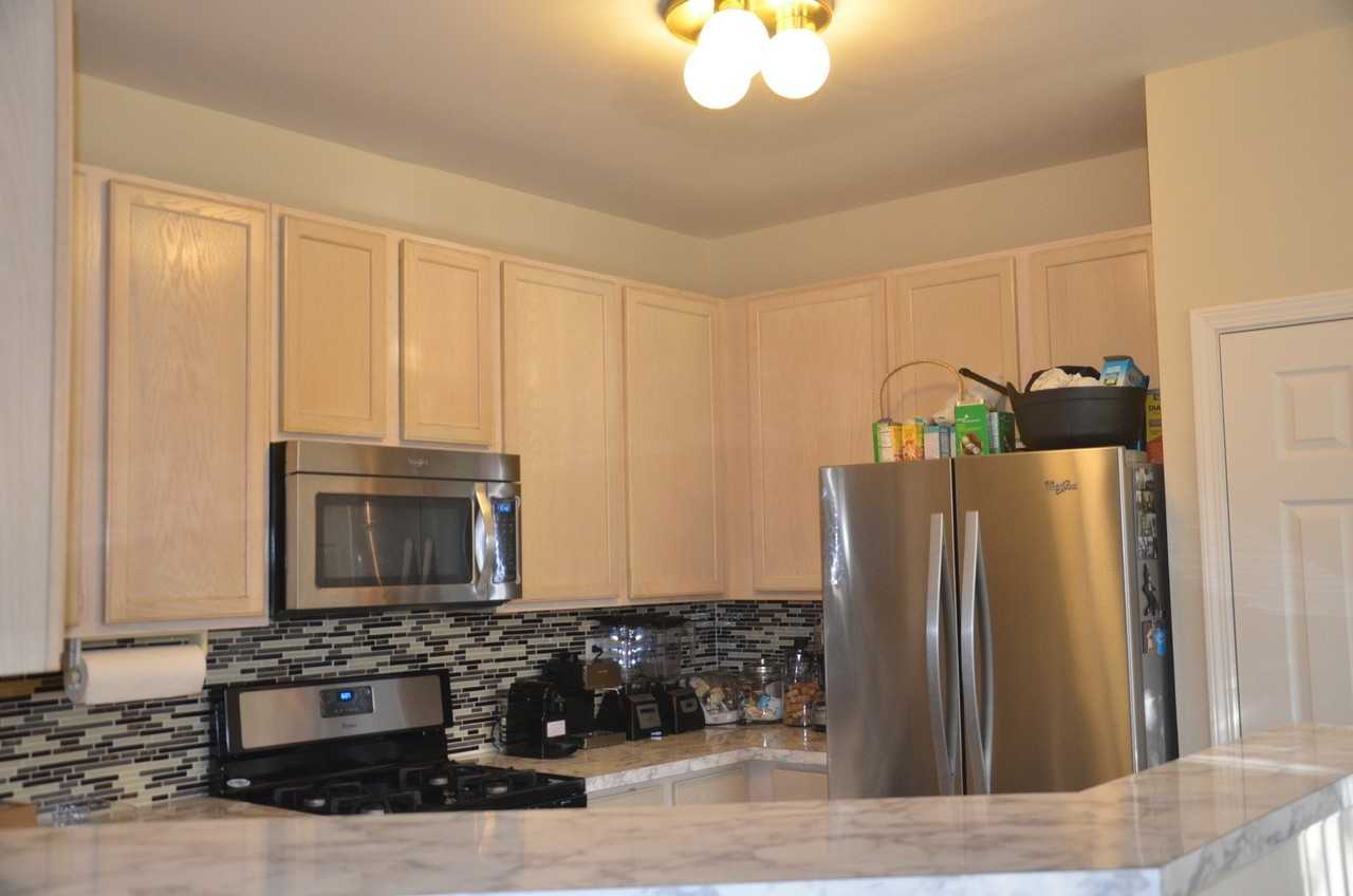 2442 Madiera Ln - Photo 3 of 10