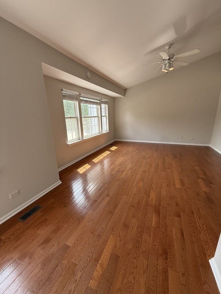 2442 Madiera Ln - Photo 5 of 10
