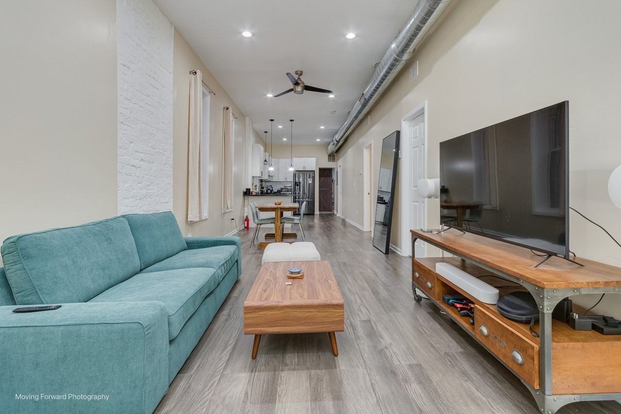 522 N Armour St #1 - Photo 4 of 25