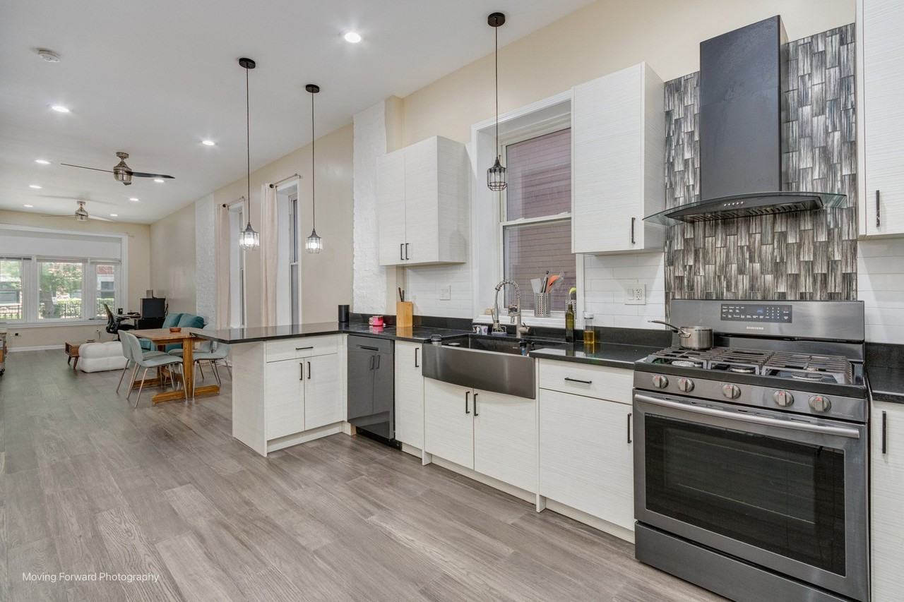 522 N Armour St #1 - Photo 5 of 25