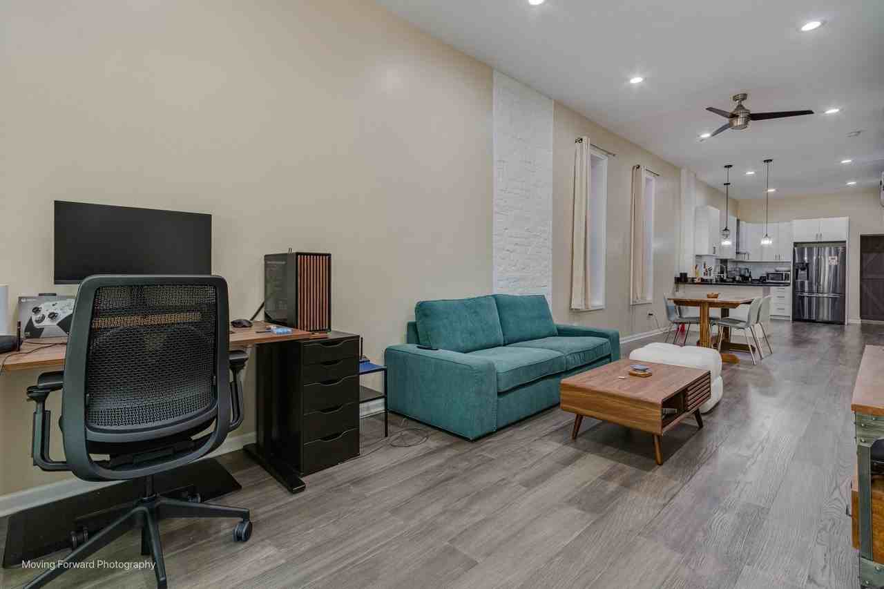 522 N Armour St #1 - Photo 6 of 25