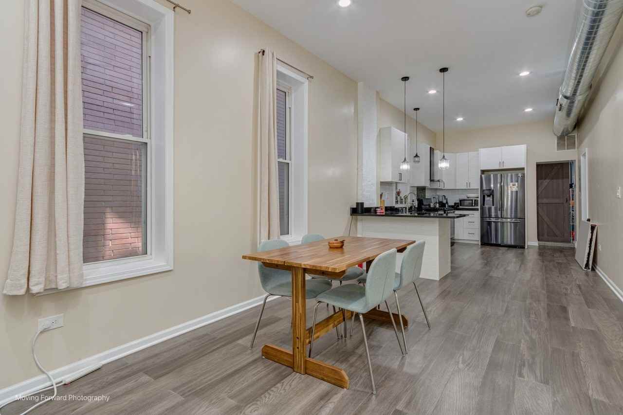 522 N Armour St #1 - Photo 7 of 25