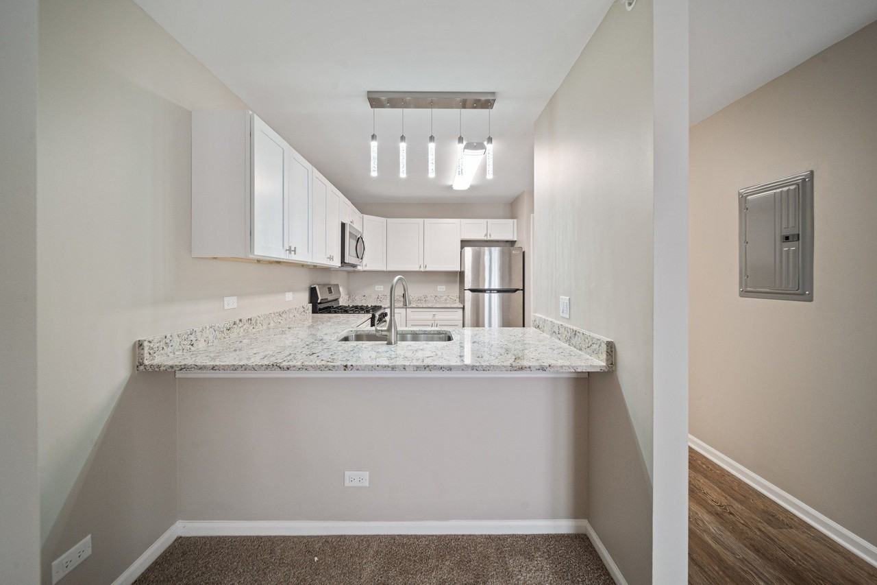 5 Virginia Rd #8 - Photo 3 of 13