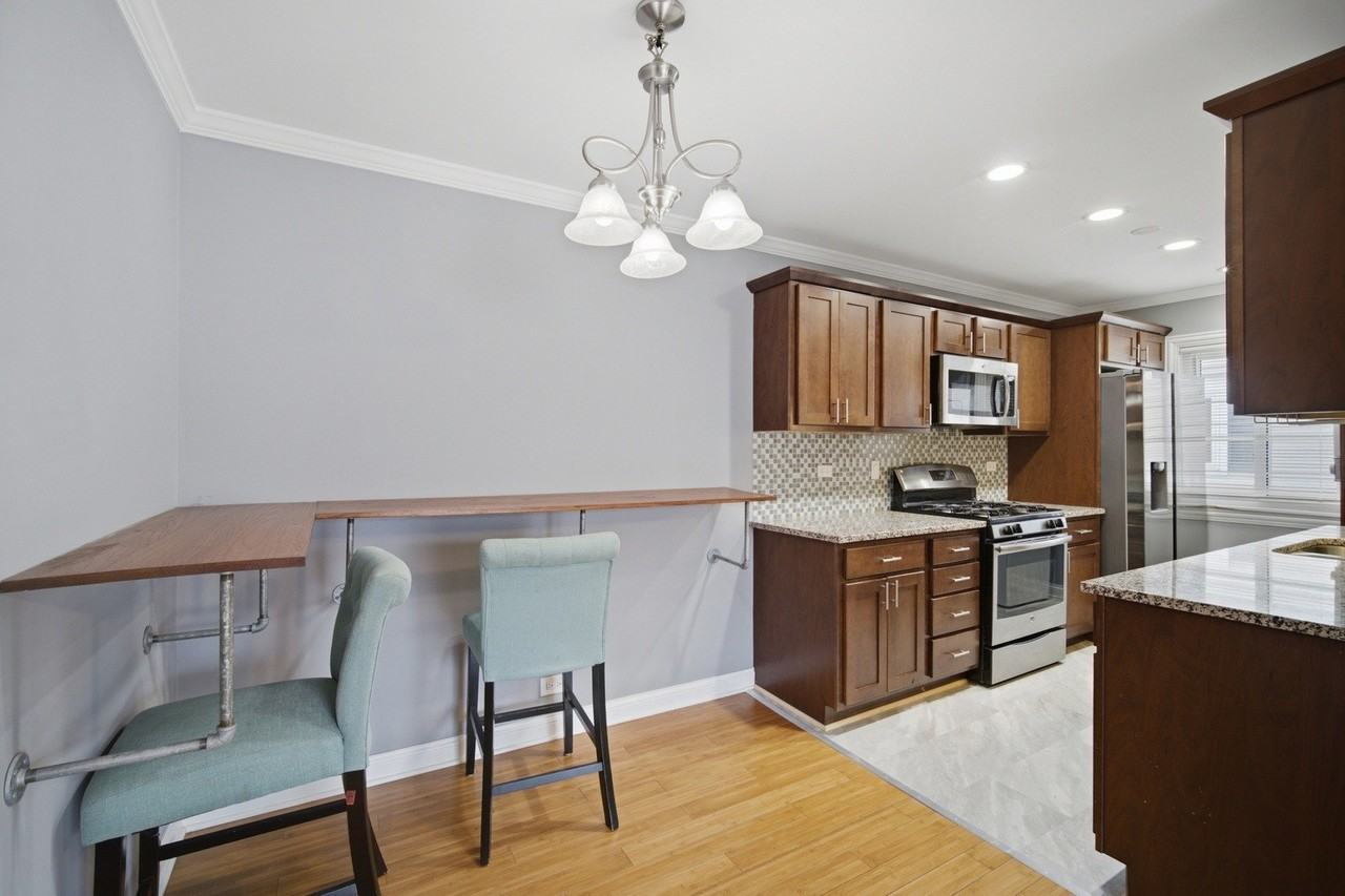 1306 Cove Dr #229D - Photo 4 of 15