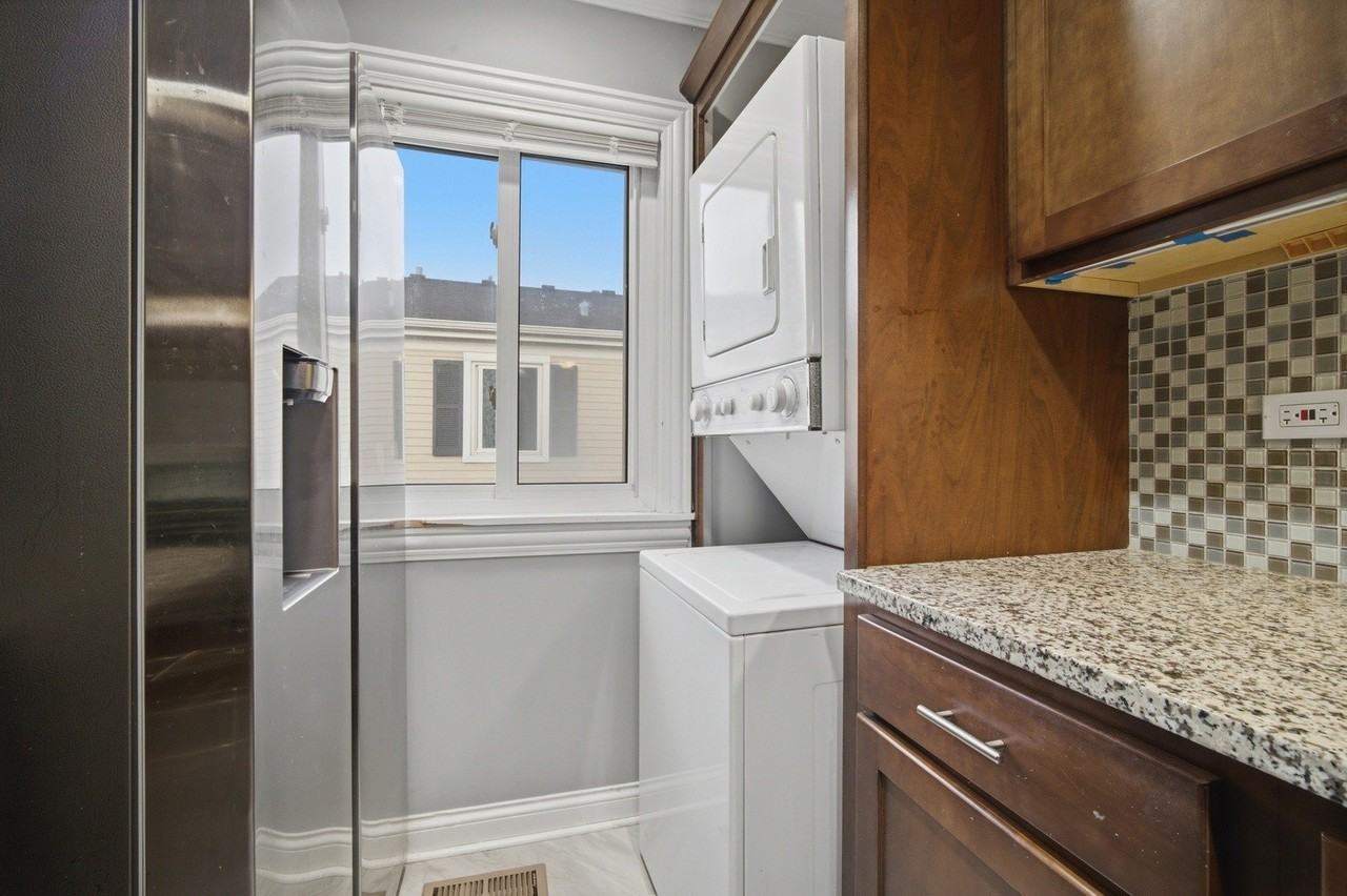 1306 Cove Dr #229D - Photo 7 of 15