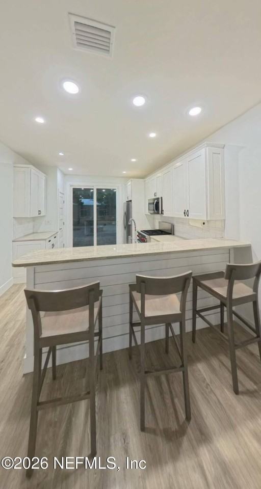 405 B St - Photo 4 of 33