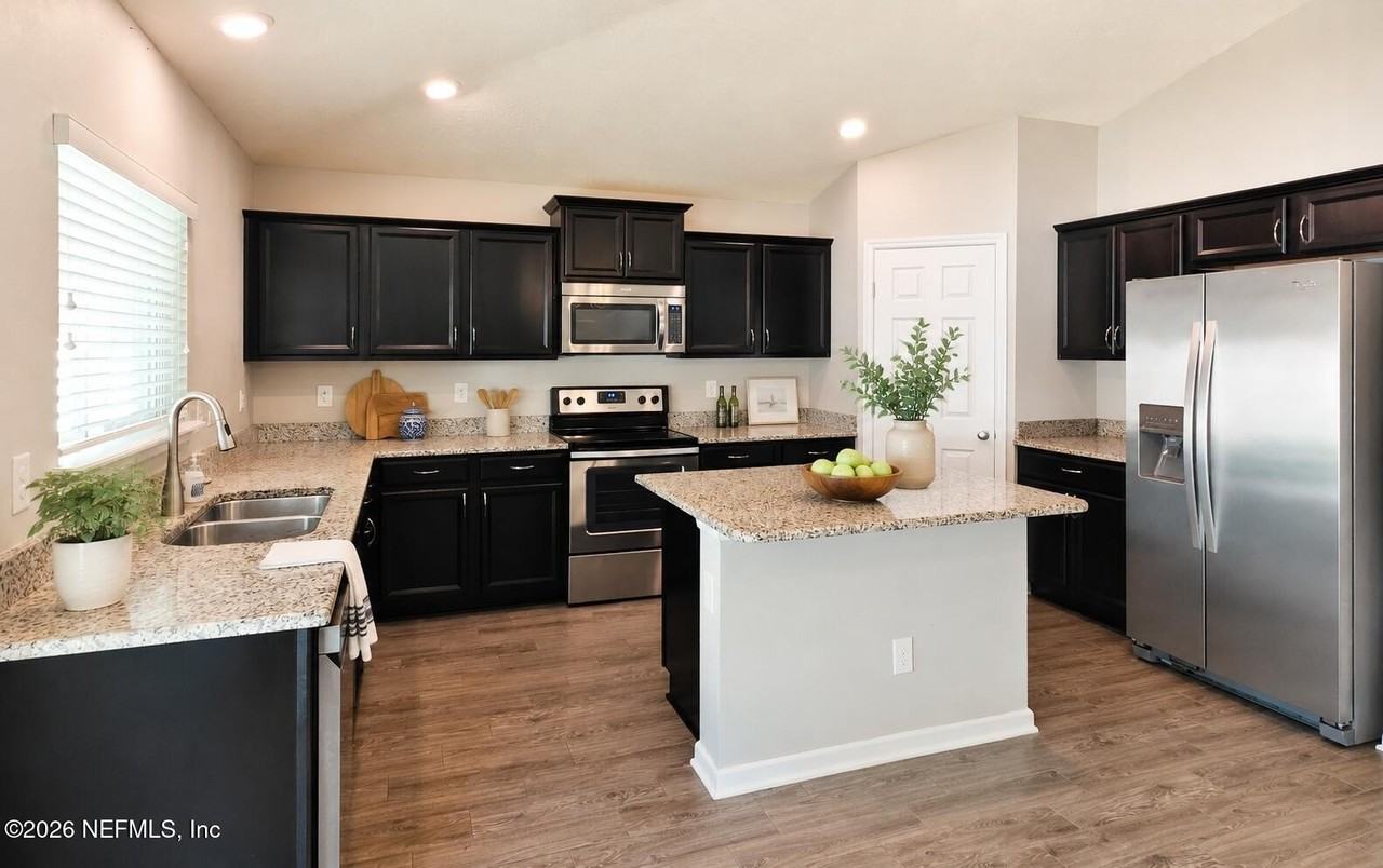 3955 Connecticut Ave - Photo 3 of 11