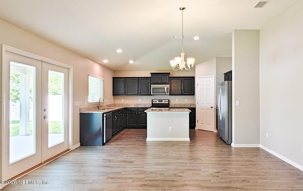 3955 Connecticut Ave - Photo 4 of 11