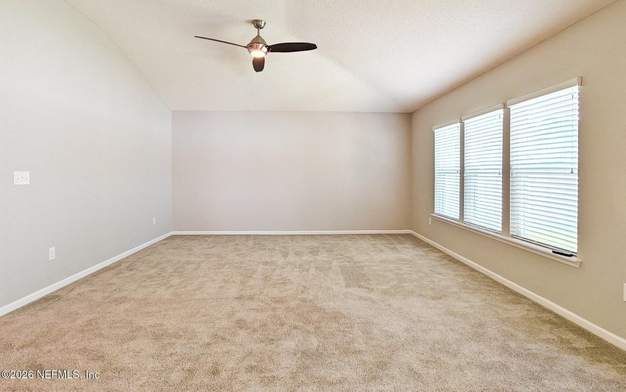 3955 Connecticut Ave - Photo 6 of 11