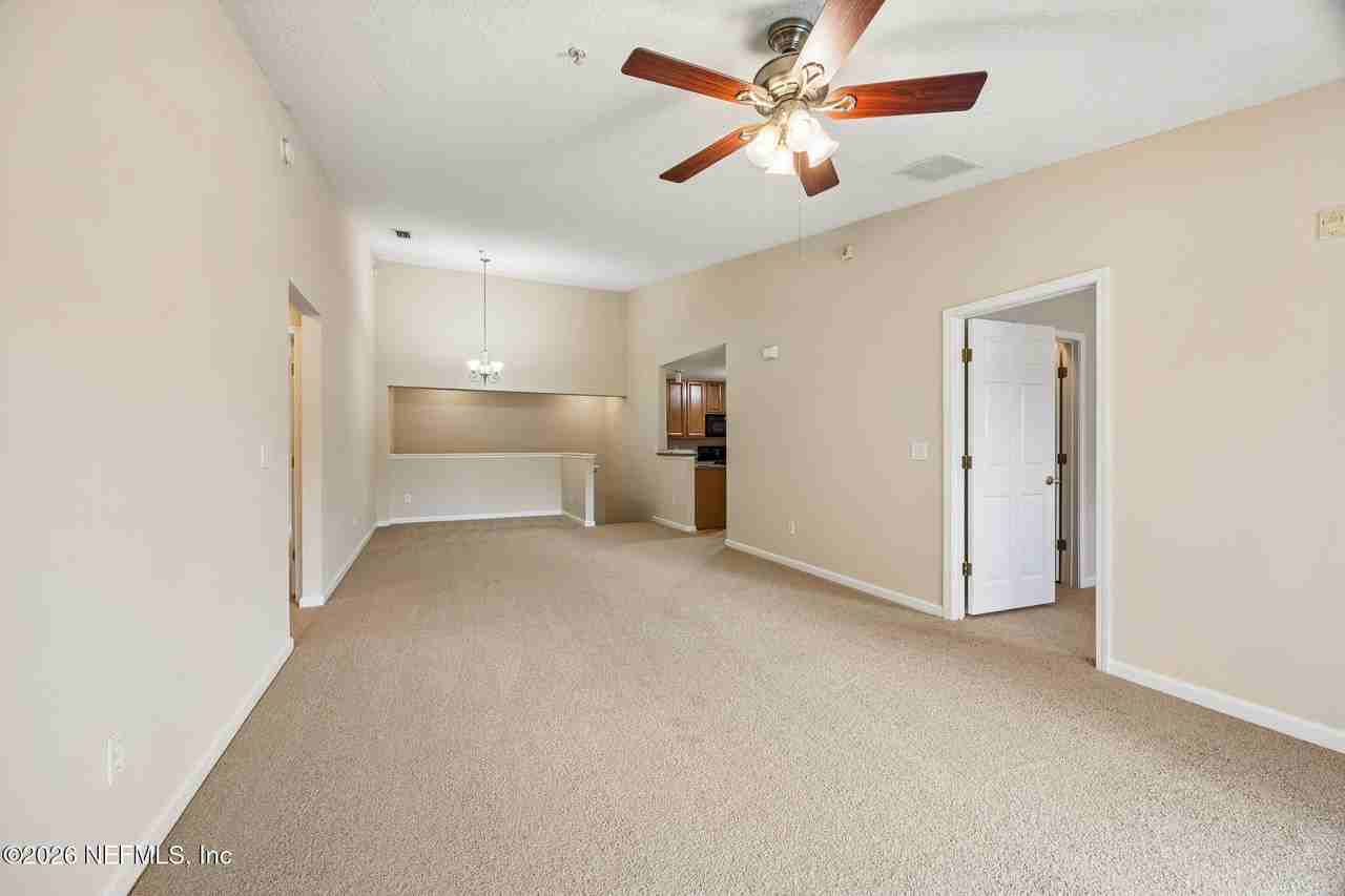 7055 Deer Lodge Cir #106 - Photo 5 of 40