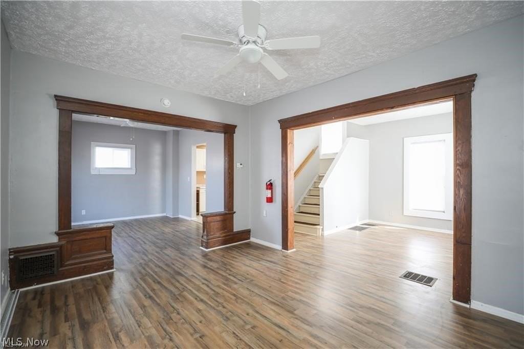 559 E Exchange St - Photo 6 of 18