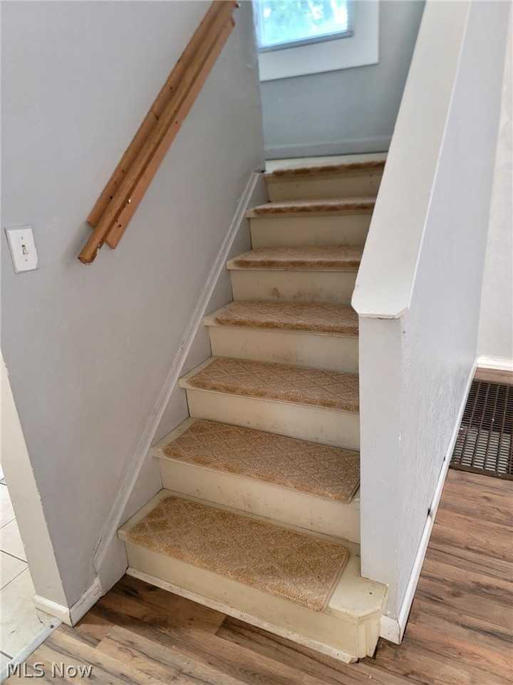 559 E Exchange St - Photo 7 of 18
