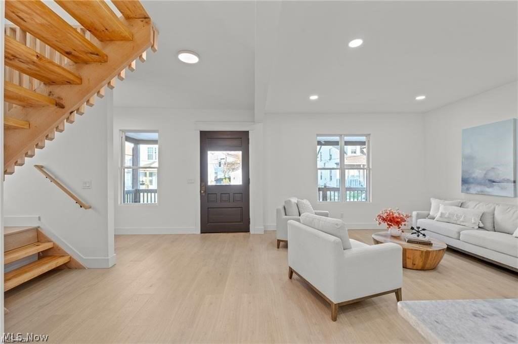 1422 W 77th St - Photo 2 of 25