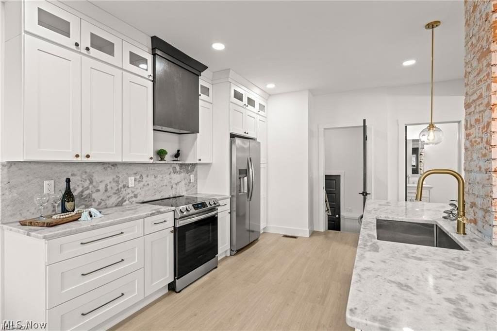 1422 W 77th St - Photo 4 of 25