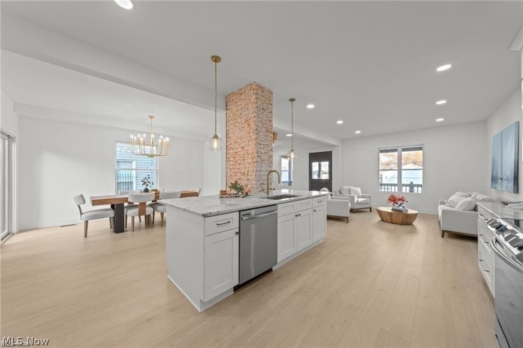 1422 W 77th St - Photo 5 of 25
