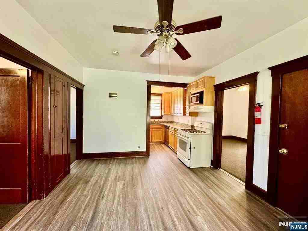 159 Market St #1 - Photo 3 of 18