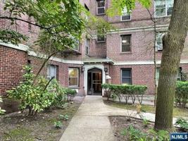 featured image of 100 E Palisade Ave #C13