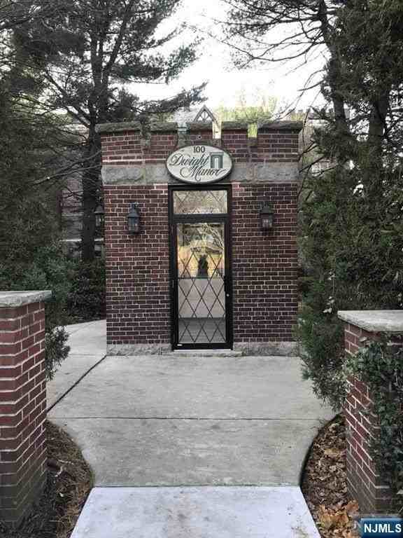 100 E Palisade Ave #C13 - Photo 4 of 17