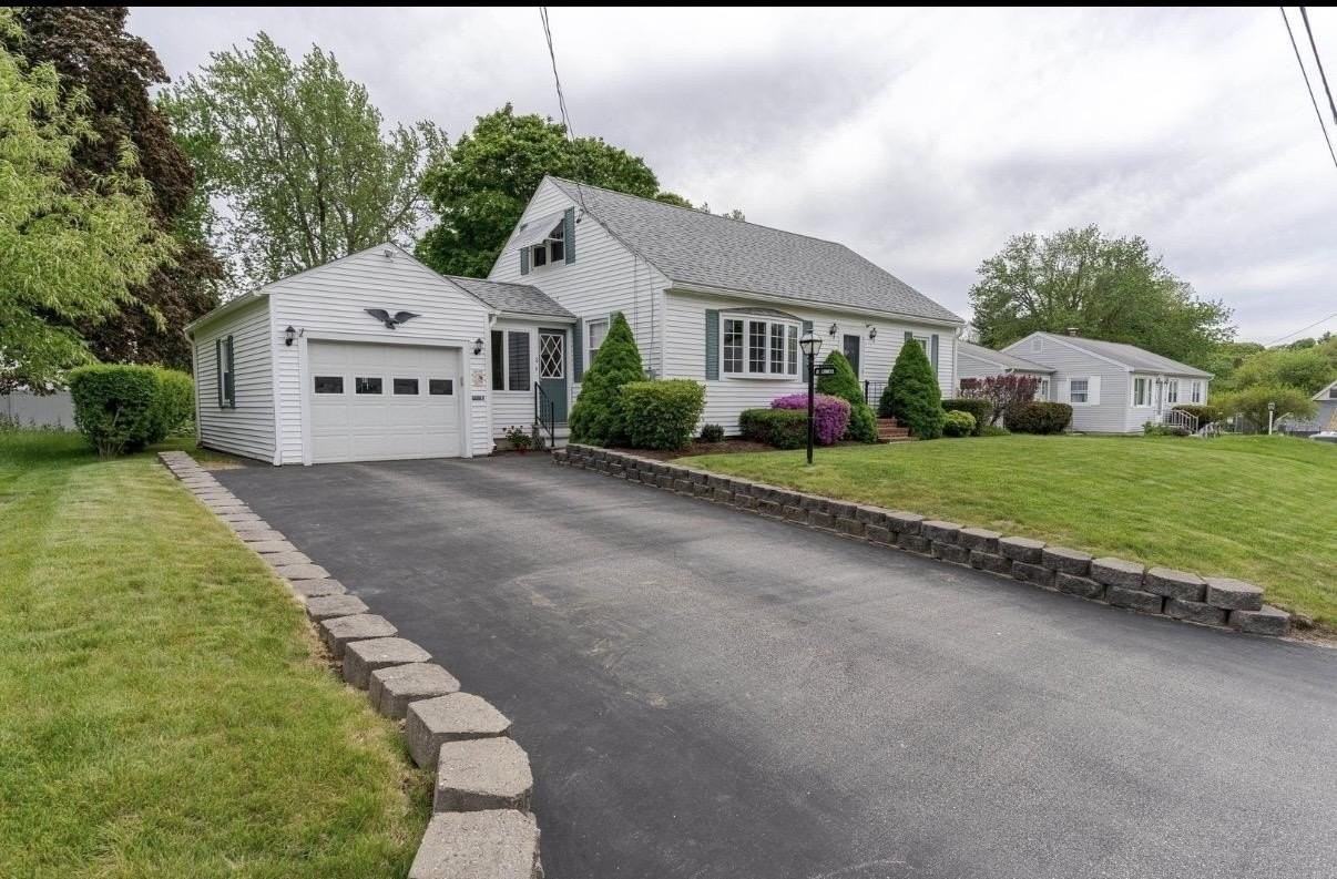 8 Lowell Ave - Photo 2 of 43
