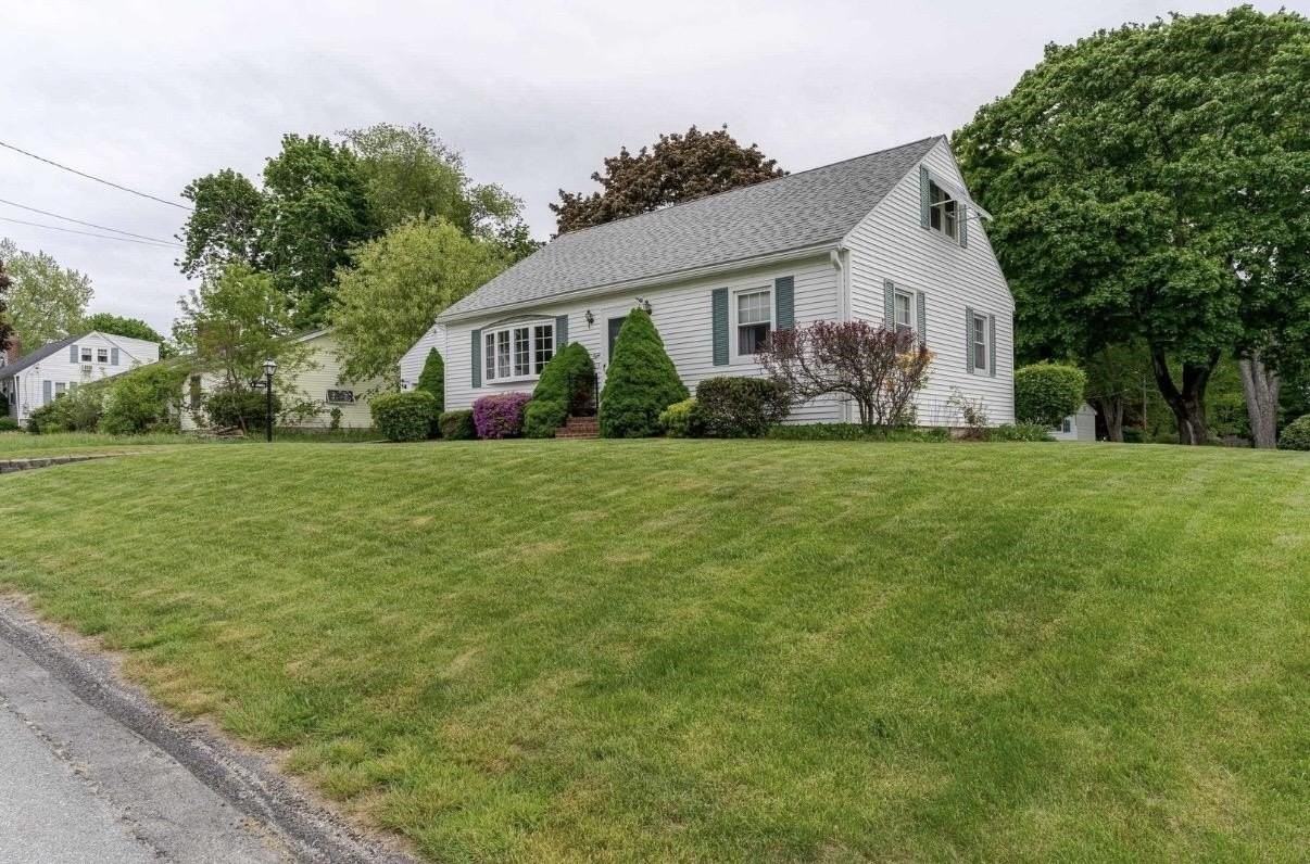 8 Lowell Ave - Photo 3 of 43