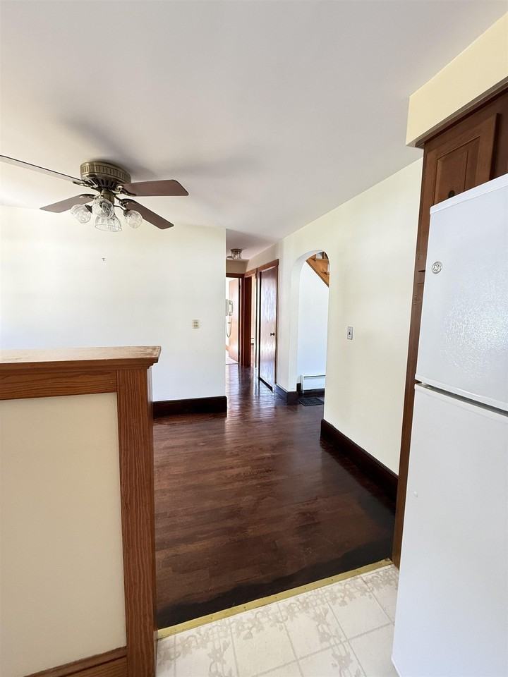 8 Lowell Ave - Photo 7 of 43
