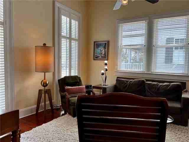 2126 Dublin St - Photo 5 of 40